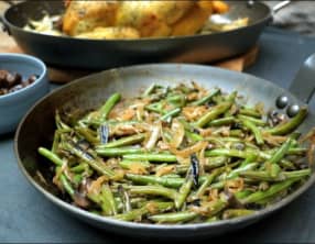 Poêlée de haricots verts et champignons aux oignons caramélisés