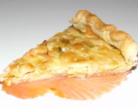 Tarte aux poireaux, aux oignons et au saumon fumé
