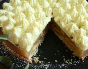 Entremet pommes caramélisées et mousse de citron