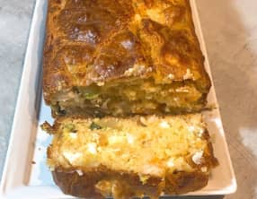 Cake aux crevettes, courgettes et feta