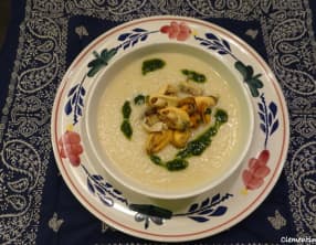 Soupe au céleri rave, moutarde et moules