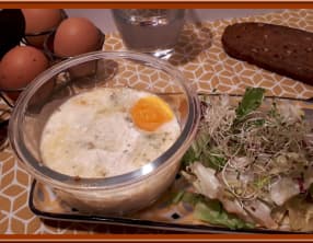 Oeuf cocotte au blanc de dinde et à la cancoillotte