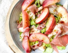 Salade de pêches rôties