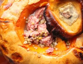 Courge farcie au cotechino et aux lentilles