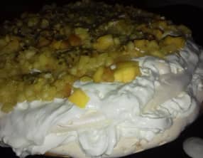 Pavlova aux fruits exotiques
