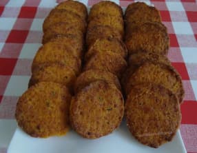 Sablés au parmesan et concentré de tomates
