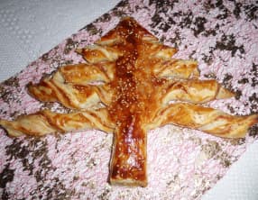 Sapin de Noël feuilleté pour l'apéritif