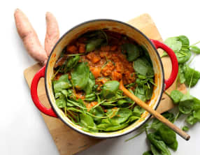 Curry de patates douces, lentilles et épinards