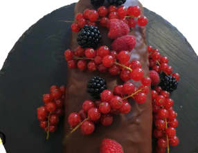 Bûche chocolat, fraises