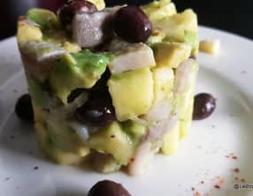 Tartare d’avocat et pomme verte au hareng mariné