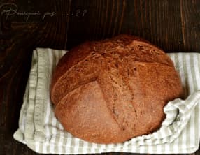 Pain brioché au levain et sirop de caroube