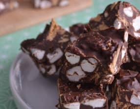 Rocky Road aux guimauves et beurre de cacahuète