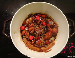 Poitrine de porc à l'indonésienne en sauce soja  et tomates