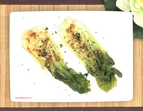 Bok choy sauce piquante