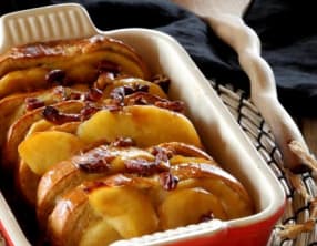 Brioche perdue aux pommes et noix de pécan
