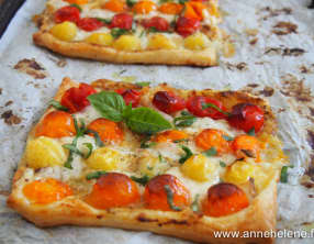 Tarte fine à la tomate et à la moutarde