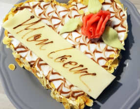 Coeur feuilleté à la crème mousseline et au glaçage royal