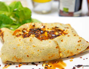Crêpes fourrées à la viande raclette oeuf avec de l’élixir balsamique