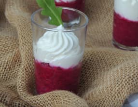 Verrines à la betterave et sa chantilly chèvre roquette