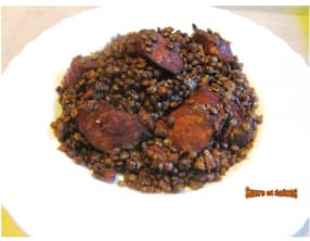 Lentilles vertes aux saucisses
