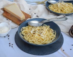 Spaghetti au pecorino et au poivre