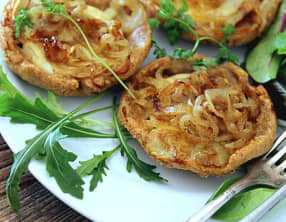 Mini tatins d'oignons confits et chèvre