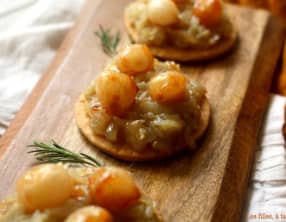 Tartelettes aux oignons glacés, purée d'oignons roses