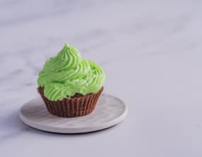 Cupcakes chocolat, glaçage à la menthe poivrée