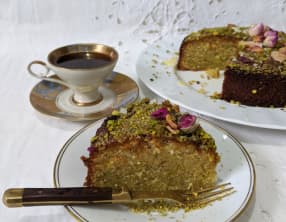 Basboussa à la pistache et à la rose