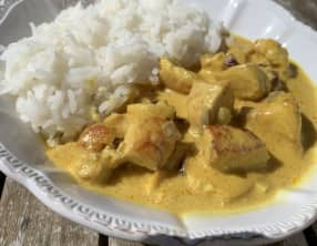 Poulet au curry, lait de coco curcuma