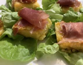 Canapés de polenta et jambon cru