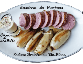 Endives braisées au vin blanc, saucisse de Morteau et crème de cancoillotte