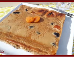 Far aux pruneaux et abricots au lait d'amandes