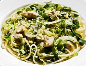 Pâtes au chou et suprême de poulet