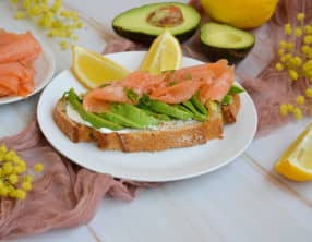 Avocado toast au saumon fumé
