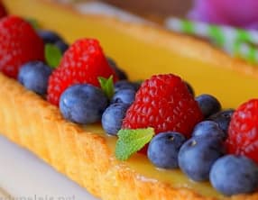 Tarte au citron framboises et myrtilles