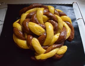 Brioche torsadée bicolore