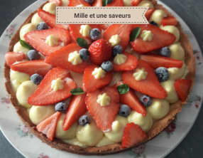 Tarte aux fraises avec sa crème pâtissière parfumée à la fève de tonka et citron