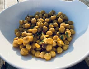 Salade de pois chiches, curcuma et coriandre