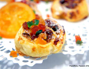Pains aux raisins secs et aux fruits confits