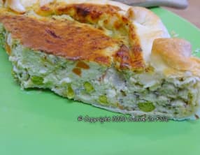 Quiche rustique aux légumes de printemps, petits pois, navets et carottes fanes et pesto de courgette
