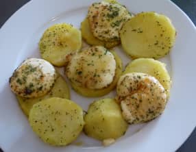 Babybel rôtis aux pommes de terre sautées