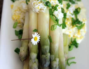 Asperges blanches façon mimosa