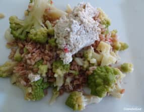 Epeautre au chou romanesco, fromage et noisettes