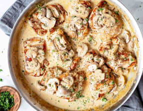 Escalopes de poulet et champignons à la sauce moutarde