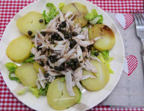 Salade de raie aux pommes de terre à la vinaigrette tiède