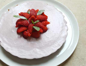 Tarte crémeuse panna cotta fraises coco et confit de fraises
