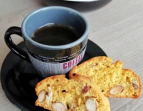 Biscuits croquants aux amandes et au miel