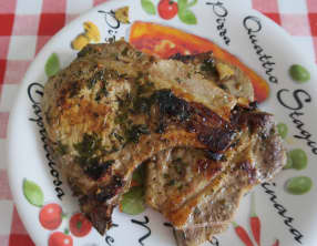 Côtes de porc marinées sauce piquante, à la plancha