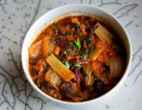 Haricots rouges et blettes à la tomate